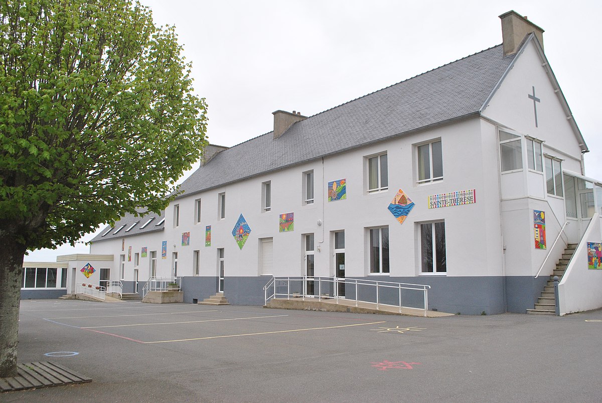 Mairie de Plougoulm Plougoulm Ecole privée SainteThérèse